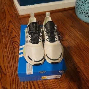 NWOT Adidas NMD_V3 Sneakers